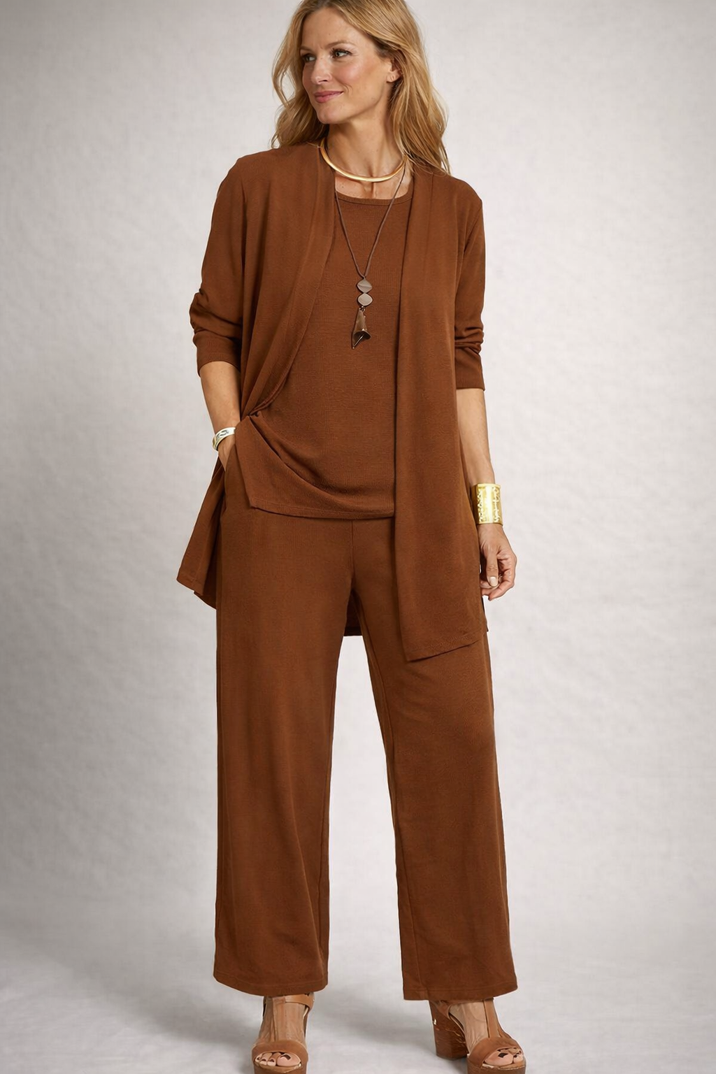 Dreiteiliges Damen-Set mit Cardigan, Top und weiter Hose