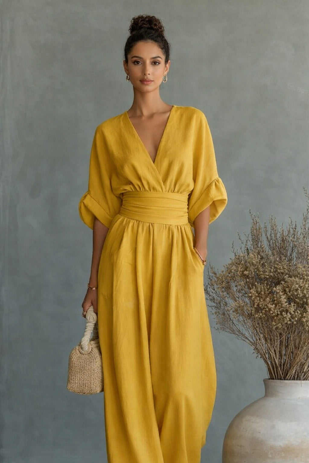 Weit geschnittener Damen-Jumpsuit mit V-Ausschnitt und Drapierungen