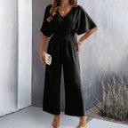 Weit geschnittener Damen-Jumpsuit mit V-Ausschnitt und Drapierungen