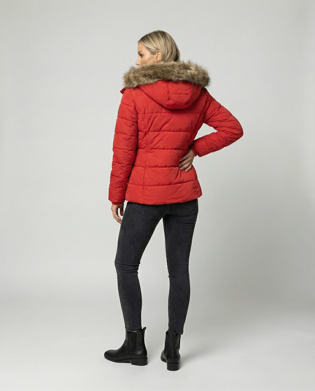 Warm gefütterte Damen-Winterjacke mit Kapuze