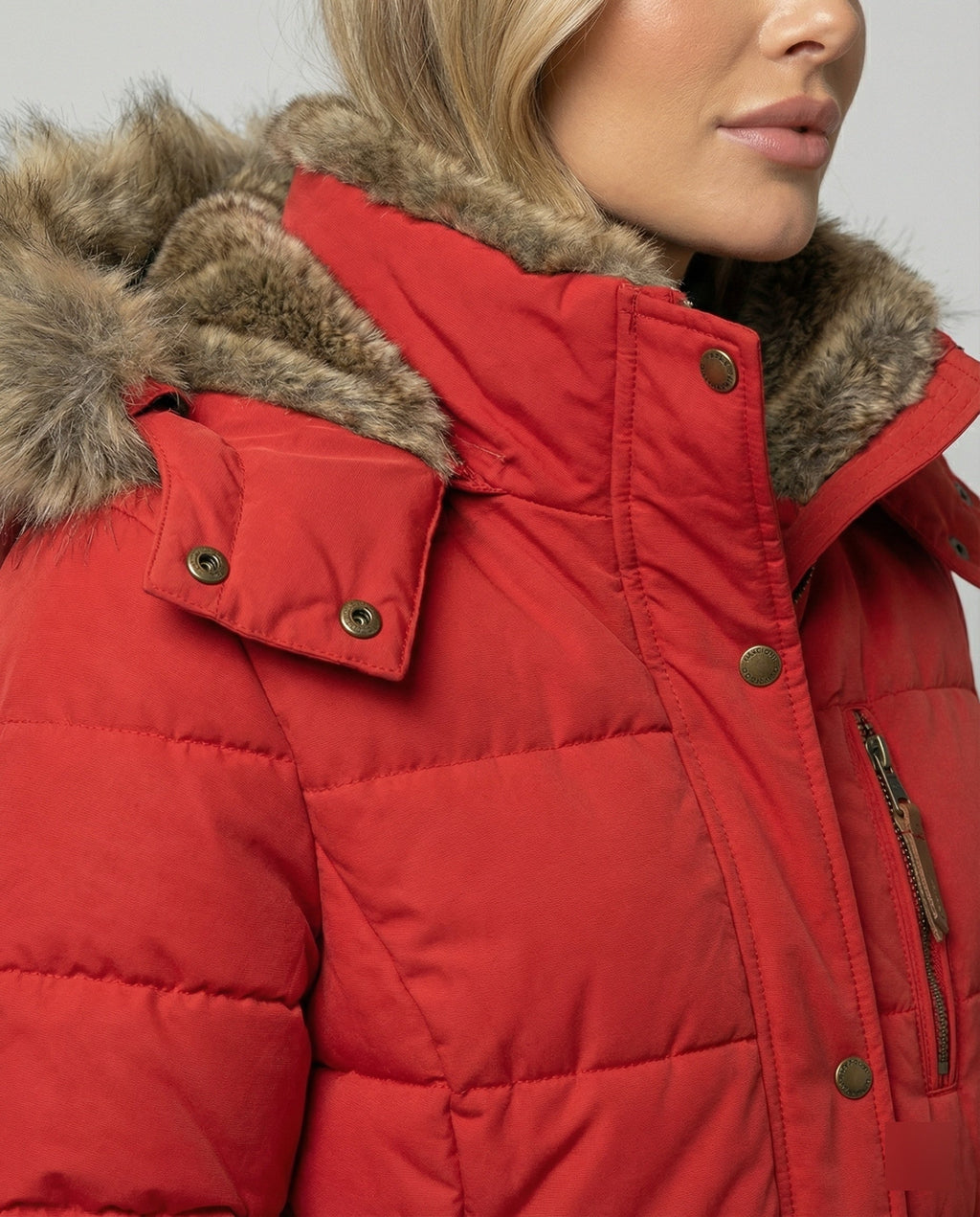 Warm gefütterte Damen-Winterjacke mit Kapuze