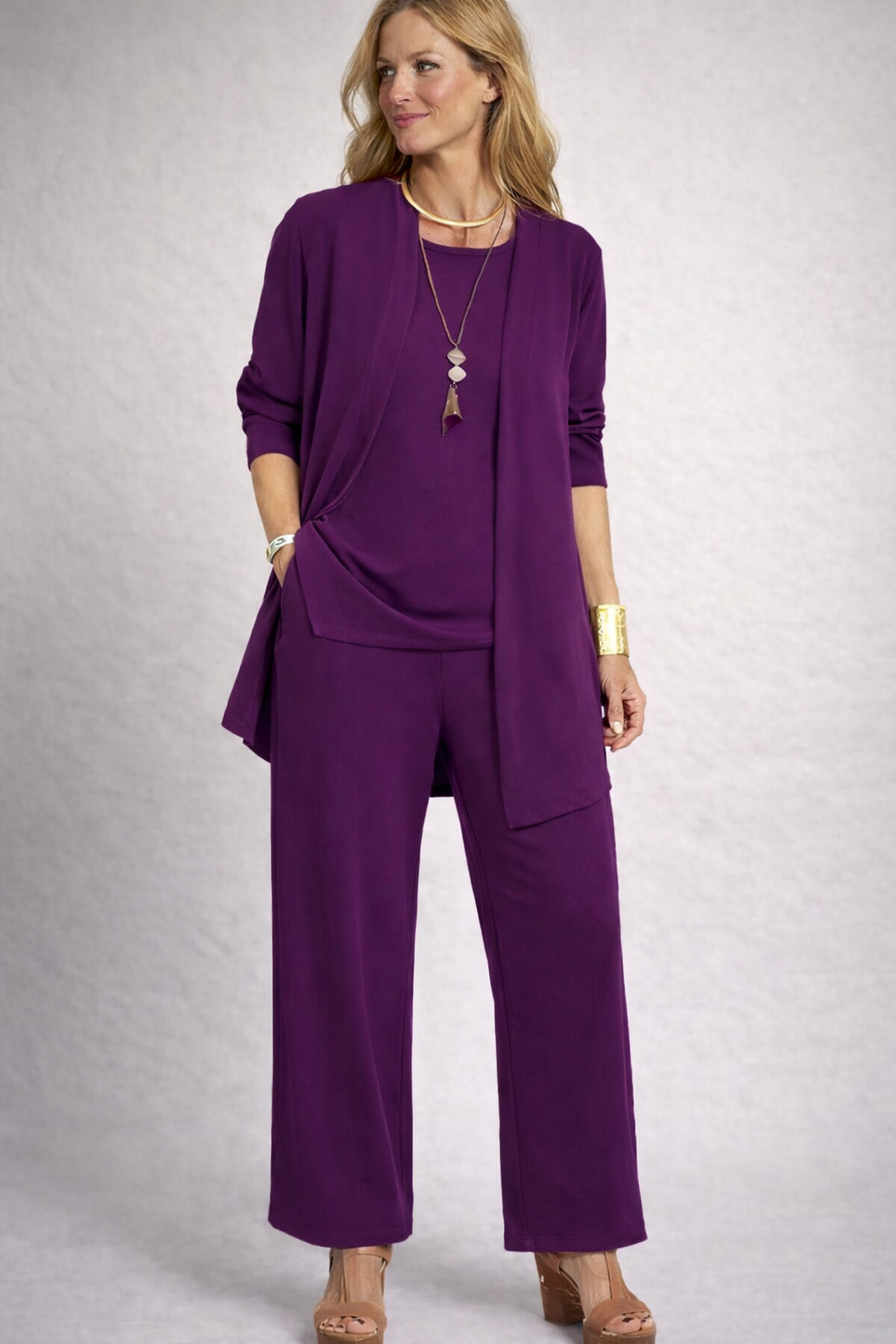 Dreiteiliges Damen-Set mit Cardigan, Top und weiter Hose