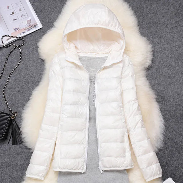 Ultraleichte, verstaubare Damen-Steppjacke mit Kapuze