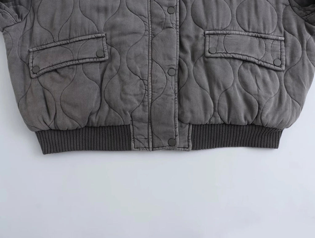 Locker geschnittene graue Damen-Steppjacke