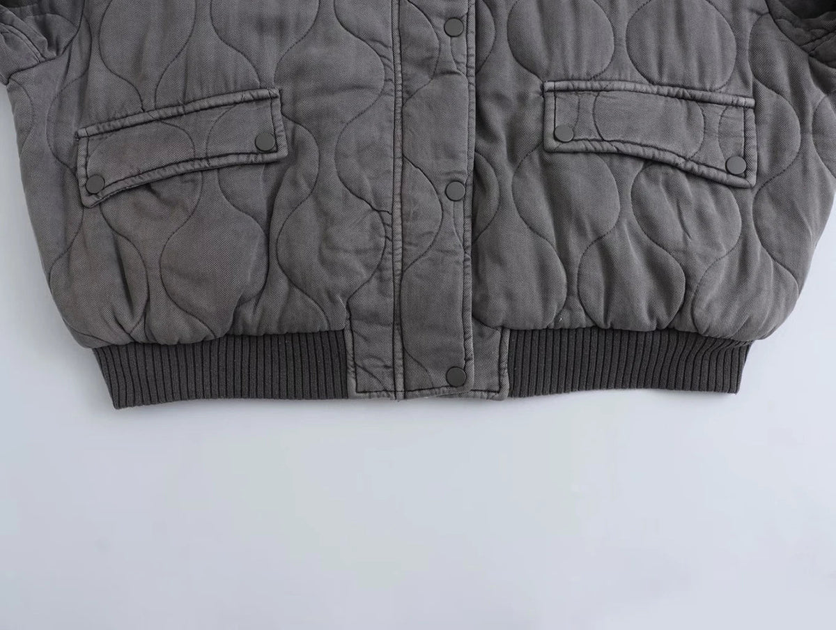Locker geschnittene graue Damen-Steppjacke
