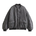 Locker geschnittene graue Damen-Steppjacke