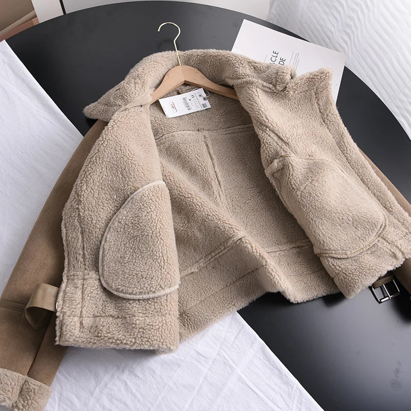 Damen-Jacke in Wildleder-Optik mit Sherpa-Futter