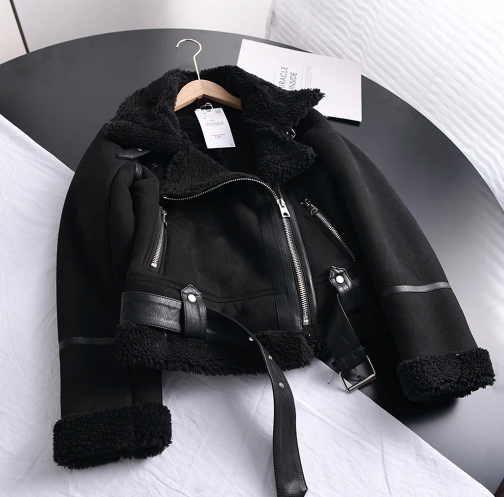 Damen-Jacke in Wildleder-Optik mit Sherpa-Futter